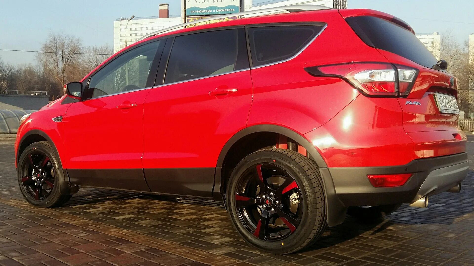 Колеса на форд куга 2. Колеса Ford Kuga r17. Диски на Форд Куга 2 18. Колеса Форд Куга r18. Форд Куга 2 черные диски.