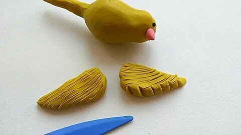 Птичка из пластилина