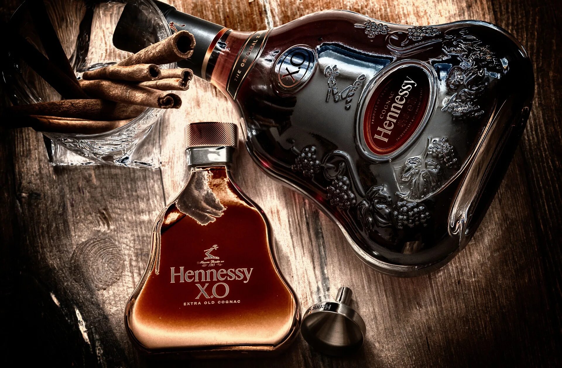 день рождения коньяка. день рождения коньяка 1 апреля. коньячный дом мартель. коньяк праздник. открытка с днём рождения коньяк.