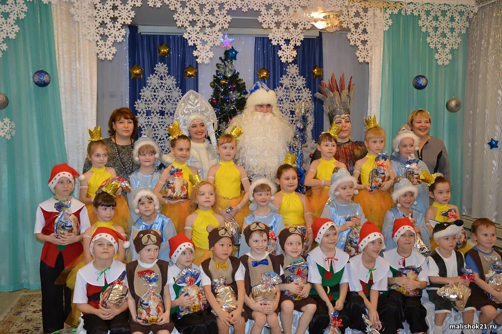 новогодний утренник в детском саду. детский садик утренник. сегодня прошли утренники в детском саду. детские утренники в детском саду. утренник в детском саду.