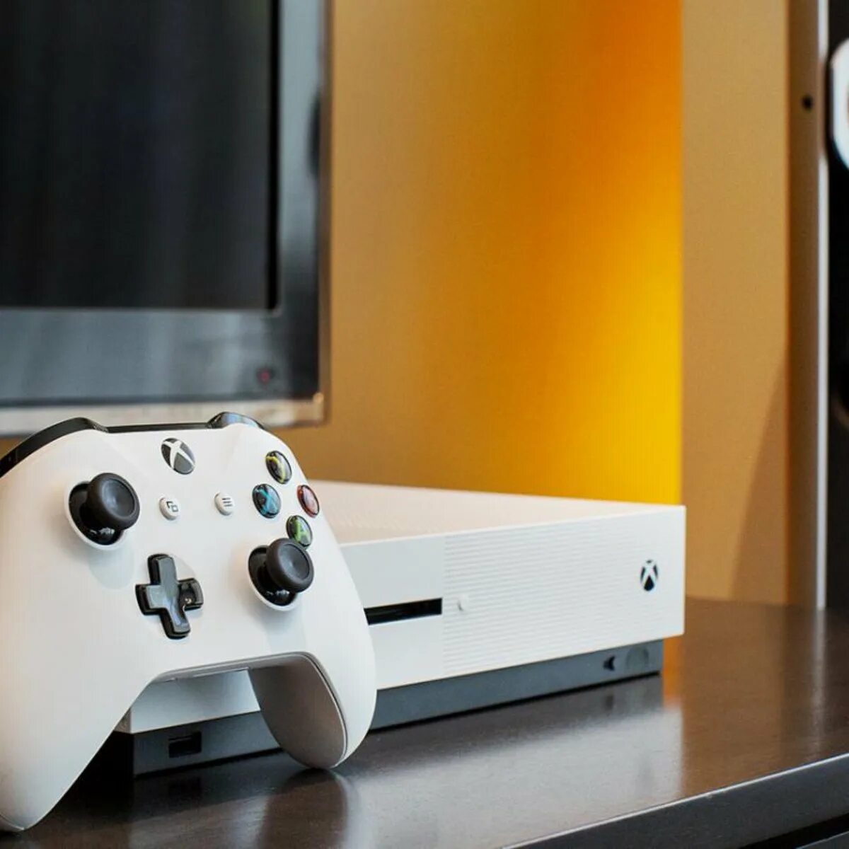 Xbox one s 2. Xbox one s. Игровая консоль Xbox one s. Иксбокс one s 2016. Xbox one s 2017.