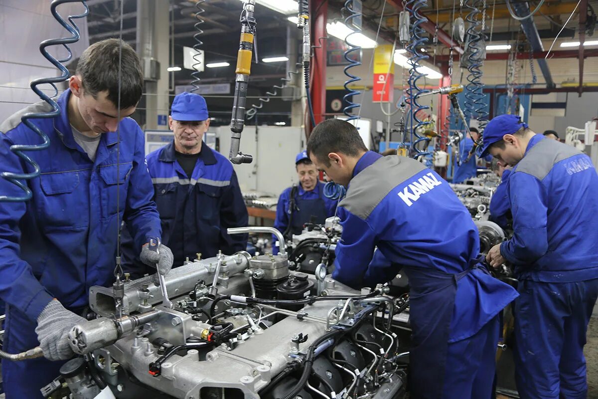 Завод двигателей камминз набережные челны. Экскурсия камаз набережные челны. Камаз биография. Камминз набережные челны. Работа в пао камаз.