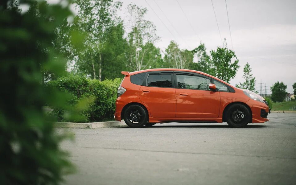 Хонда фит аукцион. Бандитский Honda Fit RS. Хонда фит РС мюген. Honda Fit Mugen. Хонда фит РС Япония.