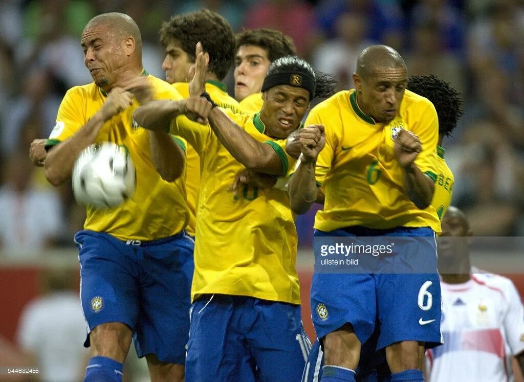 Сборная бразилии 2006. Состав бразилии 2002. Состав бразилии 2002. Сборная бразилии 2005. Футбольная команда бразилии.