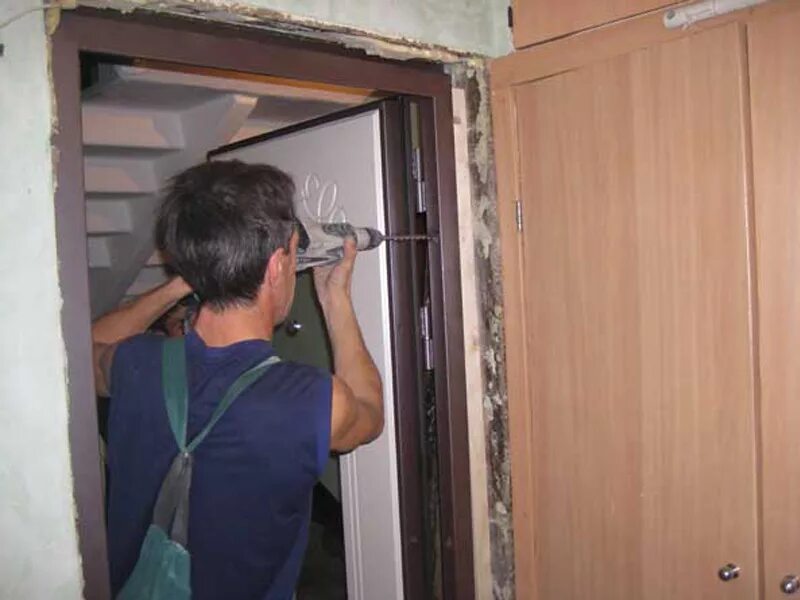 Как правильно установить металлические двери в доме. Монтаж дверей. монтаж входной двери. монтаж межкомнатных дверей. демонтаж межкомнатных дверей.