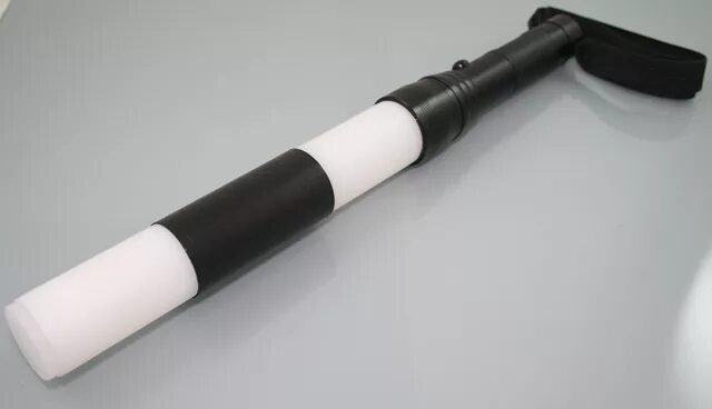 Милицейский жезл ссср. Первый жезл. Сабля офицерская наградная. День рождение жезла. Жезл гаишника.