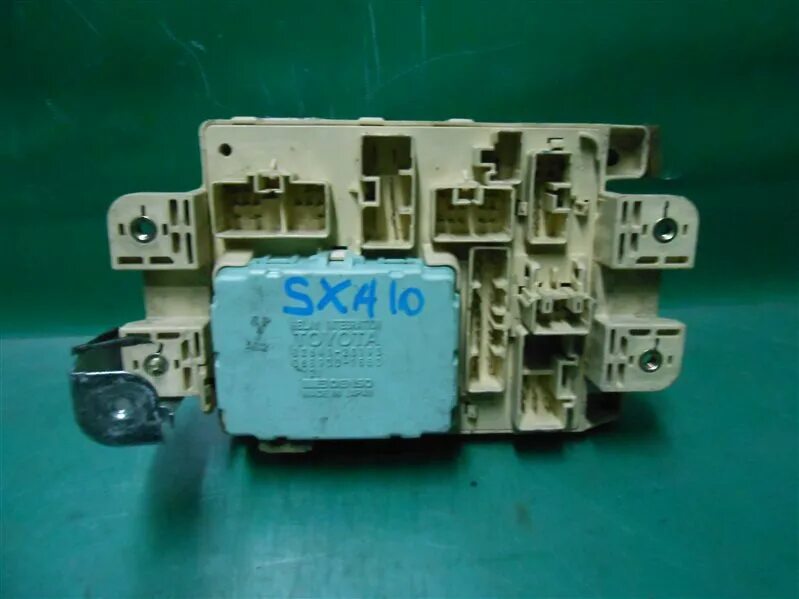 блок предохранителей тойота рав 4. предохранитель прикуривателя рав 4. блок предохранителей в салоне тойота рав4 00-05. тойота рав 4 15 ампер предохранитель. предохранитель прикуривателя тойота рав 4 2010.