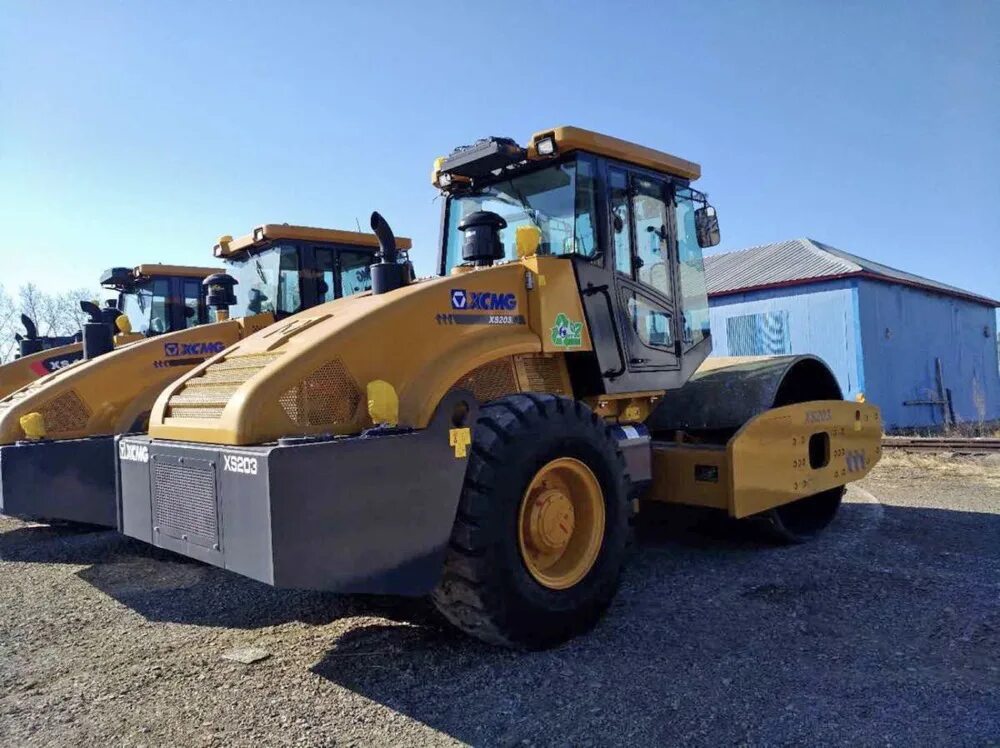 Грунтовый каток xcmg. Каток xcmg xs 203j. Каток xcmg xs203. Каток 203 xcmg. Одновальцовый каток xs 203 j.