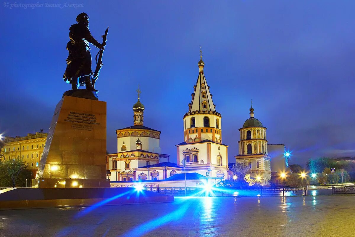 Irkutsk. Памятник основателям Иркутска. Г. Иркутск. Собор Богоявления, памятник основателям Иркутска.. Площадь трех церквей Иркутск. Иркутск лето Похабов.