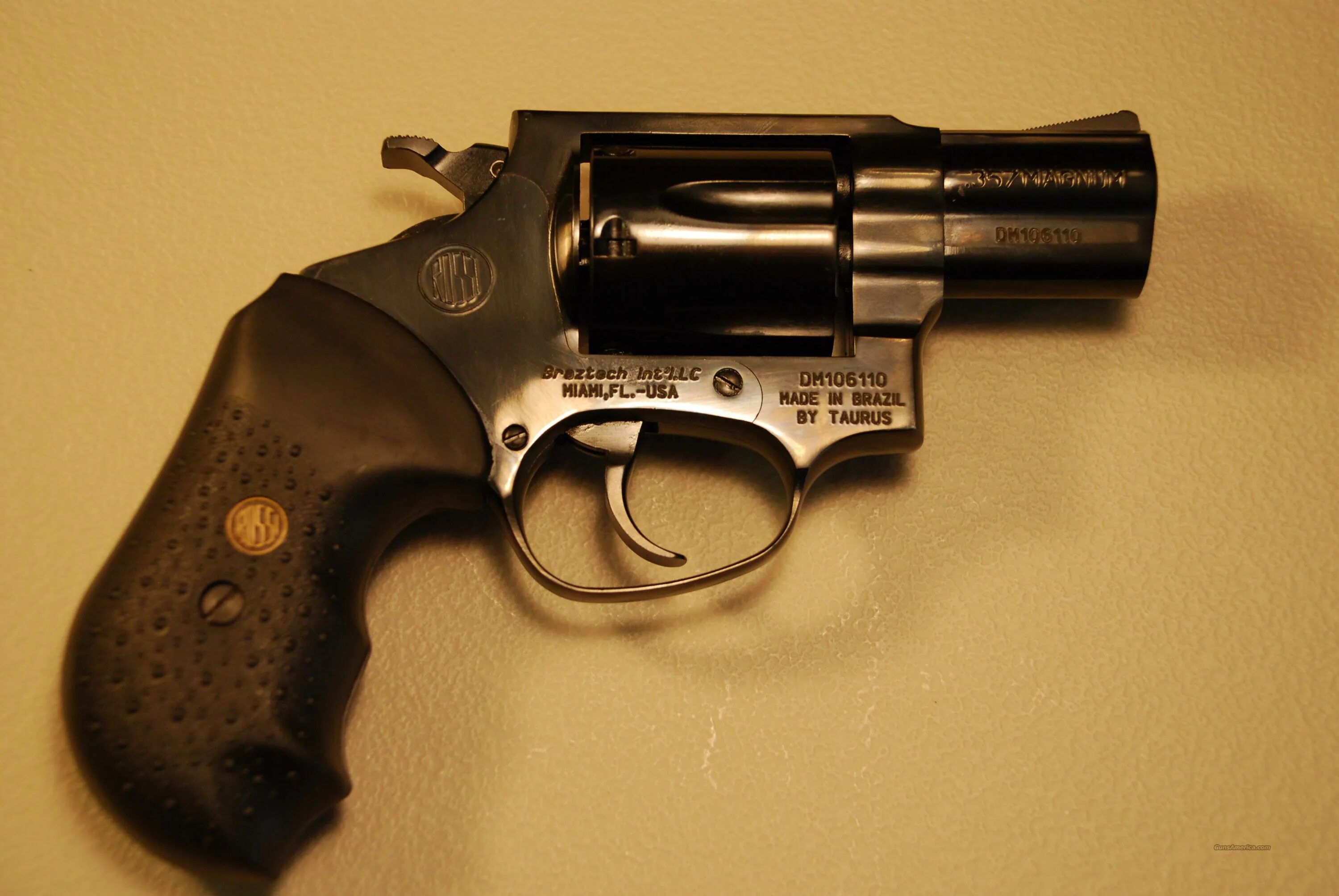 Магнум 357 револьвер. Snub-Nosed револьверы. 357 Magnum snub nose. Smith Wesson 38 snub. Snub nose Revolver.