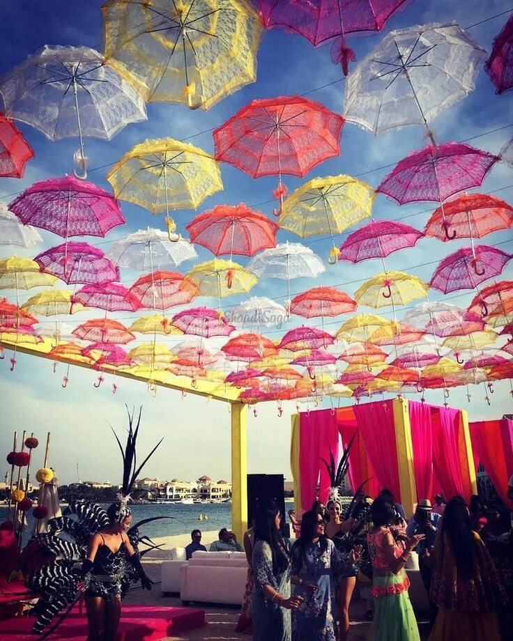 Фотозона с зонтиками. Umbrella party. Umbrella party. Эстетика розовый зонтик. Umbrella party.