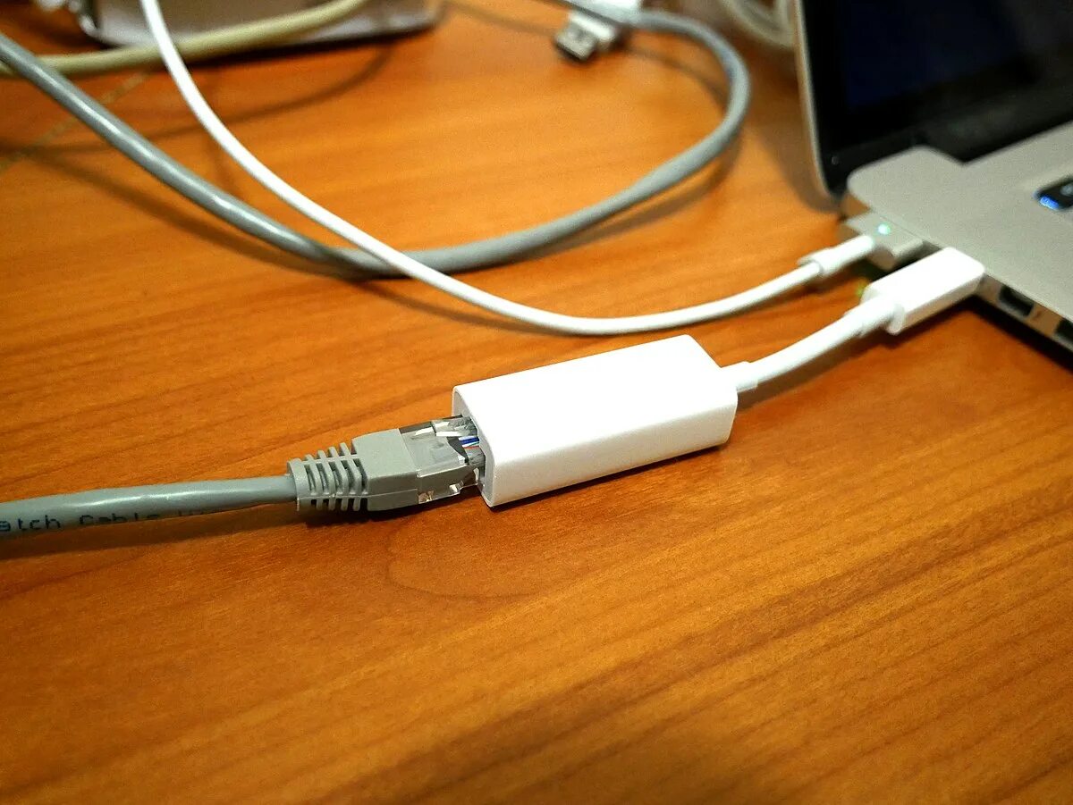 Подключение через thunderbolt. Адаптер thunderbolt ethernet. кабель thunderbolt на thunderbolt 3. thunderbolt 3 ethernet 10gb. thunderbolt macbook.