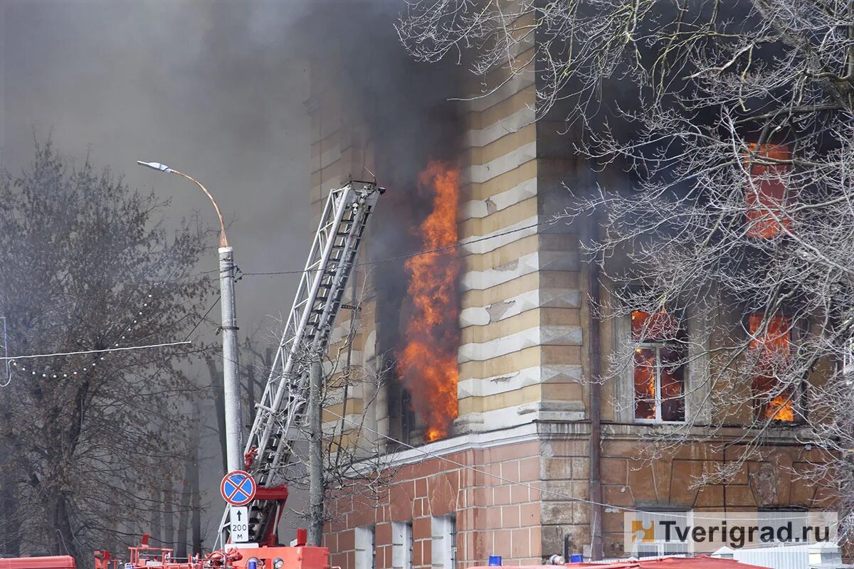 ЦНИИ Тверь пожар. НИИ 2 Тверь пожар. ЦНИИ Минобороны Тверь пожар. Пожар института в Твери.