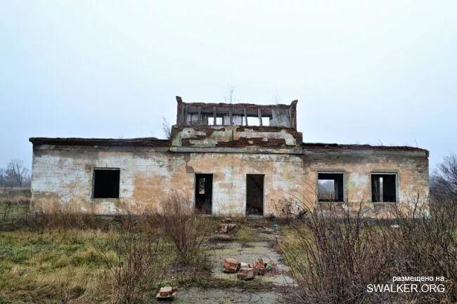 Заброшенное железнодорожное депо в батайске. Заброшки в зверево ростовская область. Ростовская область поселок орловский заброшки. Заброшки батайска. Заброшка в батайске.