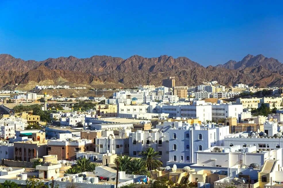 Оман это. Маскат Оман. Мускат Оман столица. Столица Омана город Маскат. Горы в Маскате.