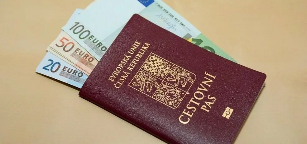 Внж чехии. Бессрочный вид на жительство. Вид на жительство. Внж рантье. Владельцы внж.
