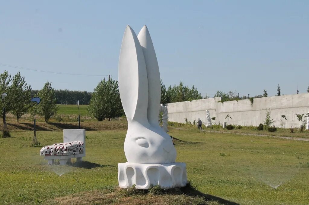 Скульптурный парк легенда. Рамзай парк Легенда Пенза. Чистые пруды Пенза парк Легенда. Скульптурный парк Пенза. Скульптурный парк Легенда Рамзай.