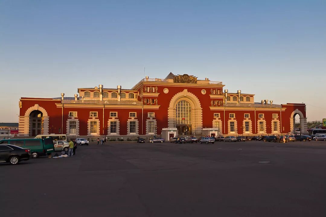 Курская область курск центральный. Ж/Д вокзал Курск. Железнодорожного вокзала г. Курск. ЖД вокзал Курск. Железнодорожный вокзал Курск, Курск.