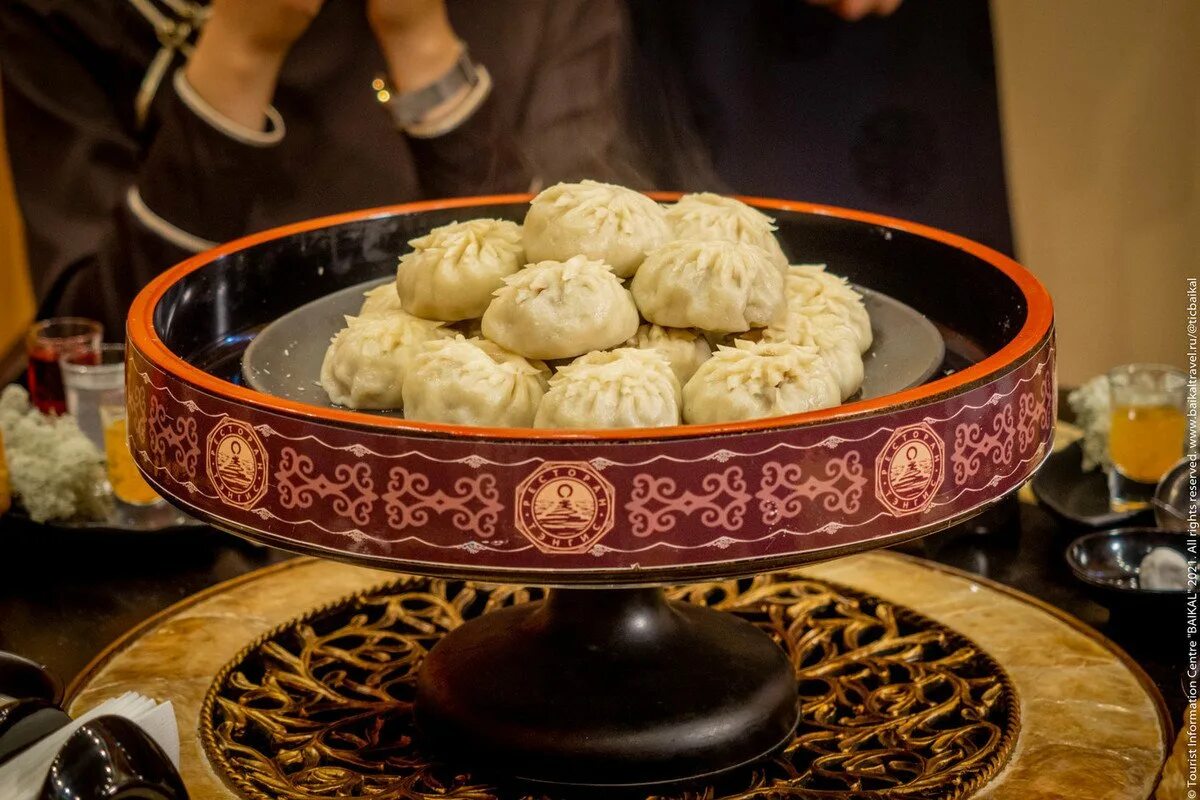 Бурятские продукты. Бурятские продукты. Бурятская кухня буузы. Национальная пища бурят. Бурятская кухня в улан-удэ.