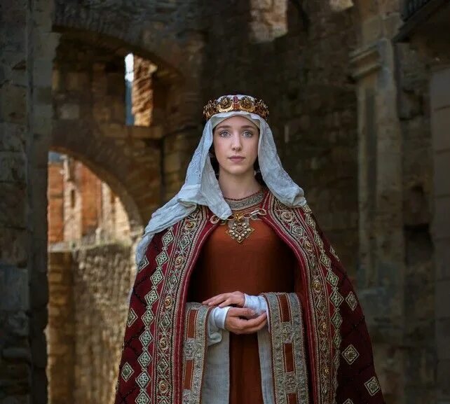 Анна жена владимира красное солнышко. Анна ярославна (3 дочь ярослава мудрого). Сестра византийского императора анна. Ингигерда жена ярослава мудрого. Анна византийская крещение руси.