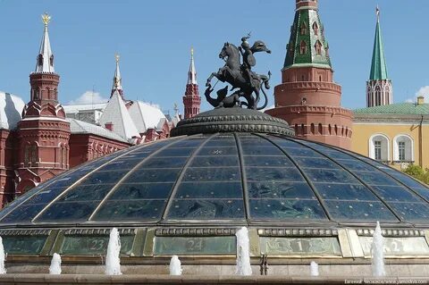 Idol москва манежная площадь