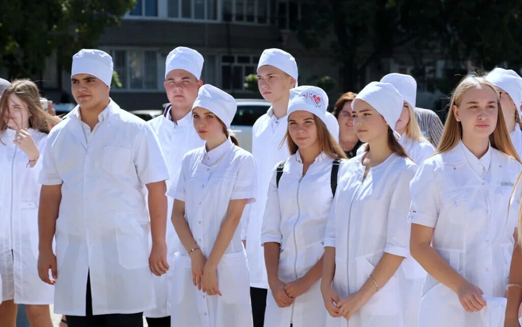 Есть медицинский колледж 9 классу. Есть медицинский колледж 9 классу