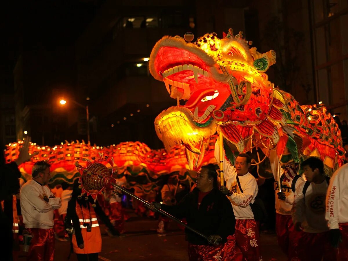 New years festival. Чингай парад Сингапур. Китайский новый год (Chinese New year). Новый год в Китае. Традиционные китайские праздники.