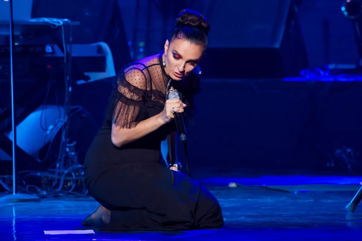 ваенга концерт в ростове на дону. ваенга концерт в ростове на дону. ваенга концерт в ростове на дону. ваенга севастополь 2023. ваенга на сцене фото.