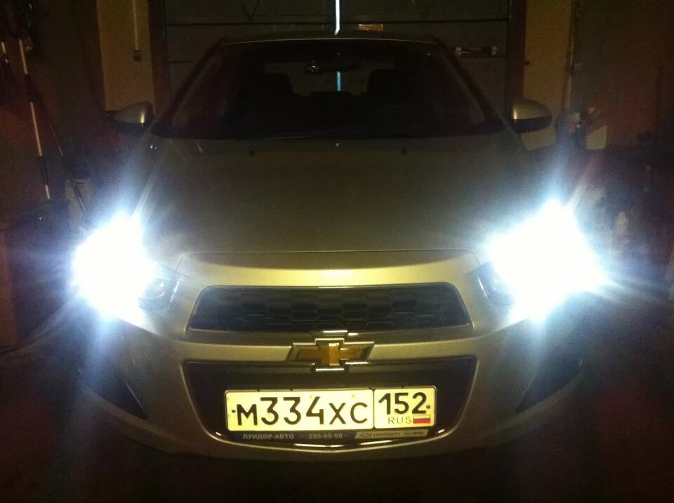 Ближний свет авео т250. Авео т300 лед лампы. Лампочки для шевроле авео т200 хэтчбек. Лед лампы на шевроле авео. Как поменять габарит на шевроле лачетти.