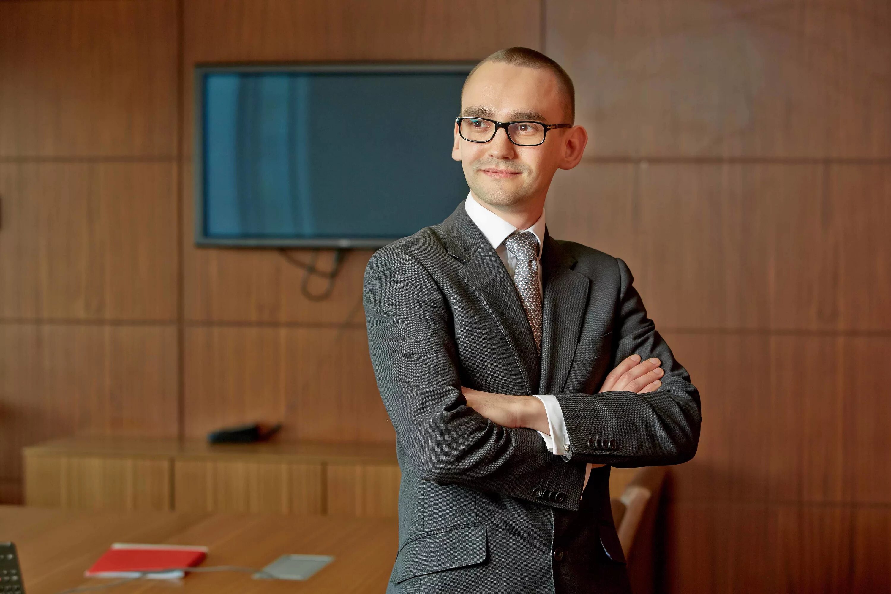 Штайн илья владимирович ижевск. Управляющий недвижимостью москва. Генеральный менеджер казино zeppelin. Управляющая компания башен москва сити. Семен юрченко.