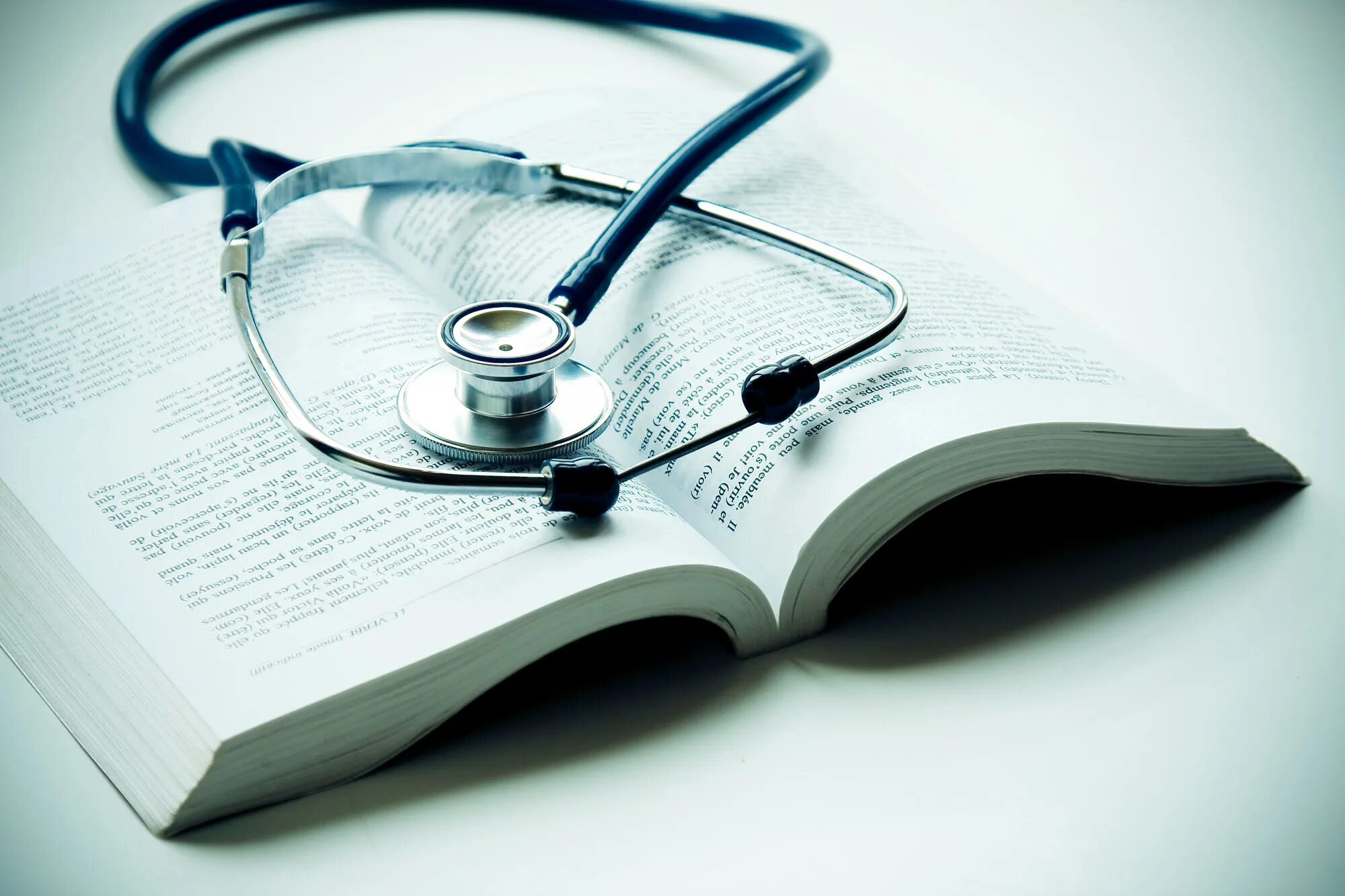 Медицина картинки. Стетоскоп. Medical books. Книжки про медицину. Medical books.
