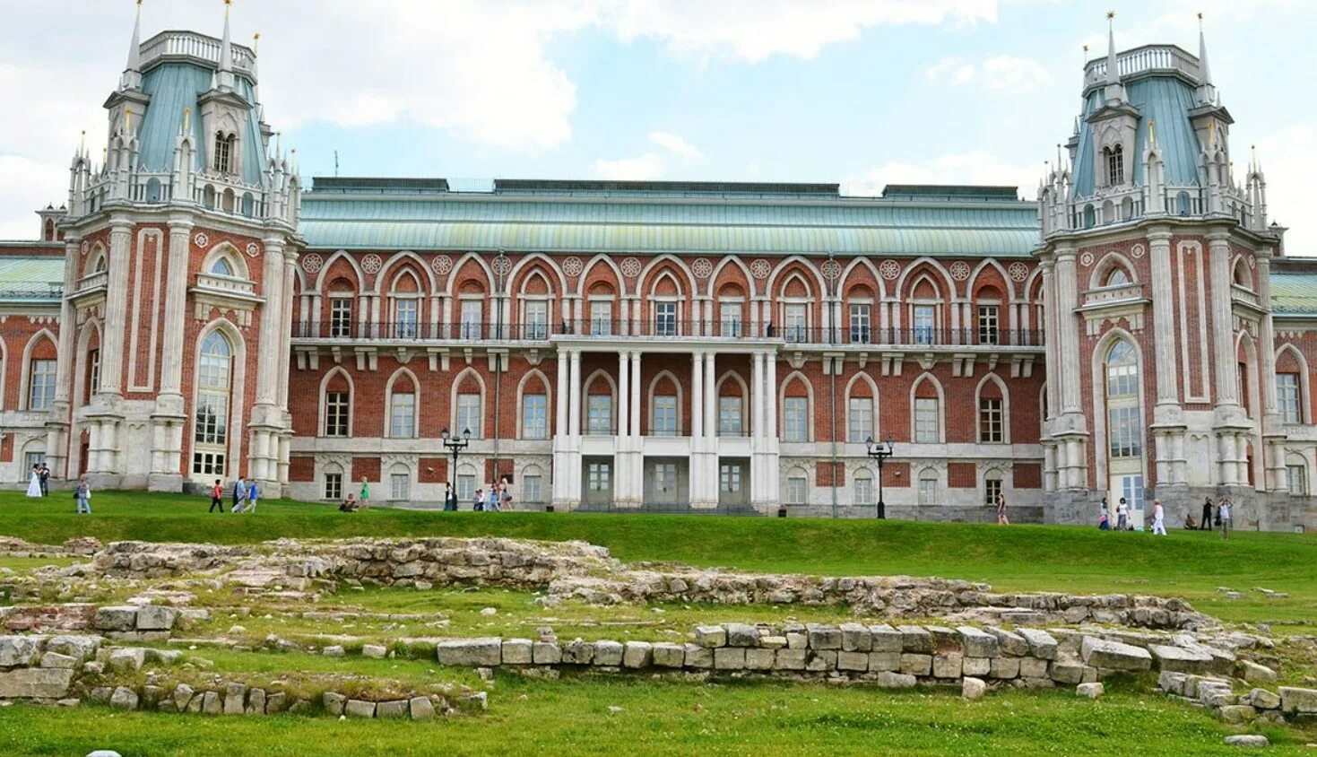 Сайт усадьбы царицыно. Царицыно музей-заповедник. Баженов Царицынский дворец. Музей усадьба Царицыно. Дворец музей Царицыно.