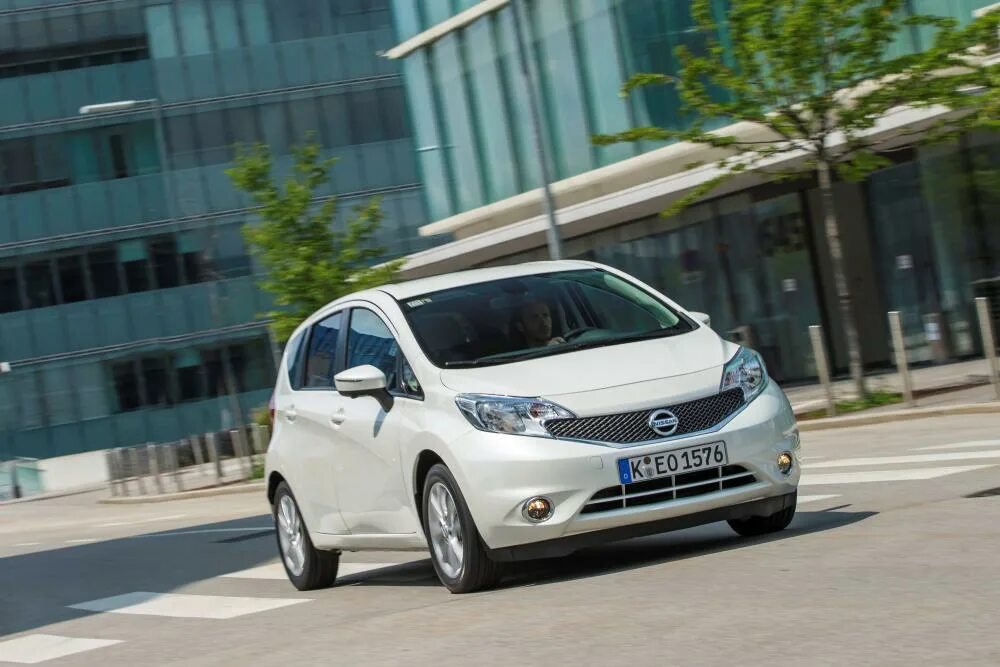 Ниссан ноут e12. Nissan Note e12 2013. Nissan Note e12 2017. Ниссан ноут 2 поколение.