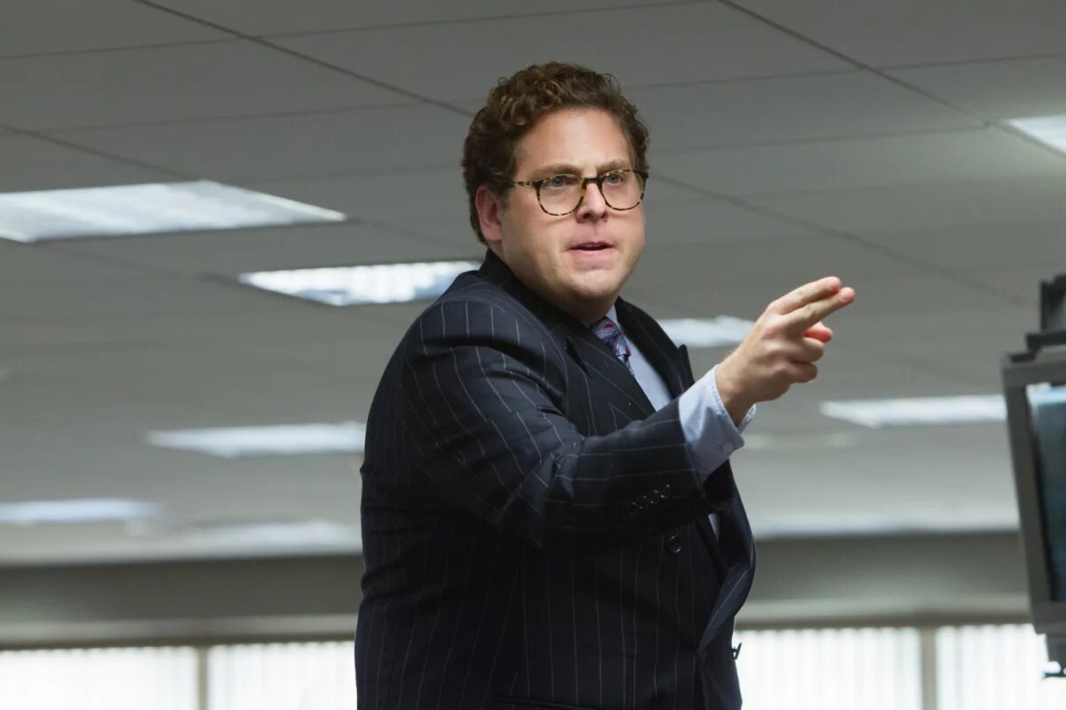 волк с уолл стрит jonah hill. воок с у олл стрит джона хилл. волк с уолл-стрит фильм 2013 джона хилл. джона хилл волк с уолл стрит. воок с у олл стрит джона хилл.