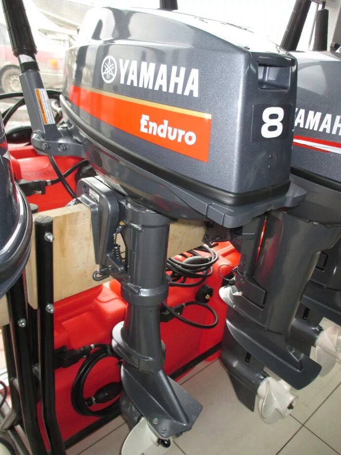 Лодочный мотор 8 л с двухтактный. Лодочный мотор yamaha 8 enduro. yamaha 8 2-х тактный. ямаха 8 2 такта. yamaha e8dmhs.