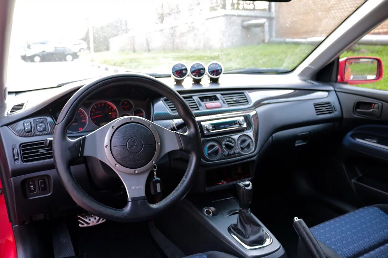 Митсубиши лансер 9 салон. Салон эволюшн. Lancer evo 9 салон. Mitsubishi lancer 9 салон. Митсубиси лансер эволюшн 9 салон.