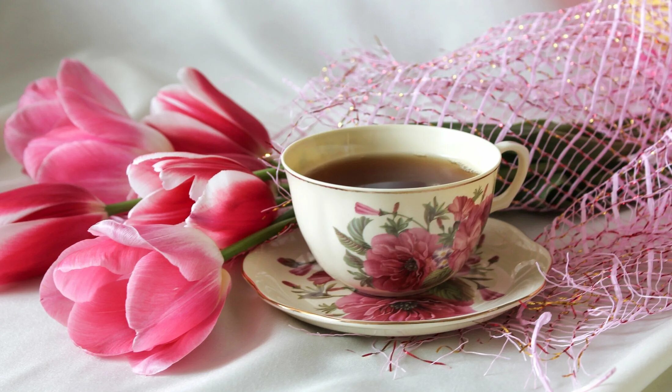 Доброе апрельское утро картинки мужчине. Утренние цветы. Доброе утро чашка чая. Чай цветок. Доброе утро цветы.