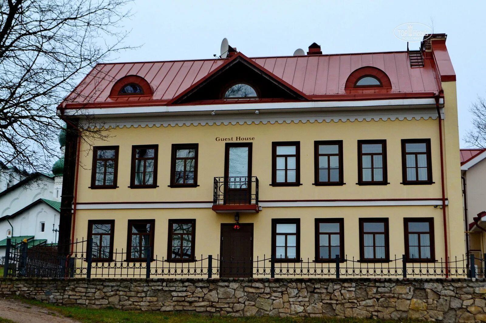 Псков береговая. Гостевой дом на Верхне-береговой Псков. Guest House Псков. Псков, ул.Верхне-Береговая. Псков Верхне Береговая улица.