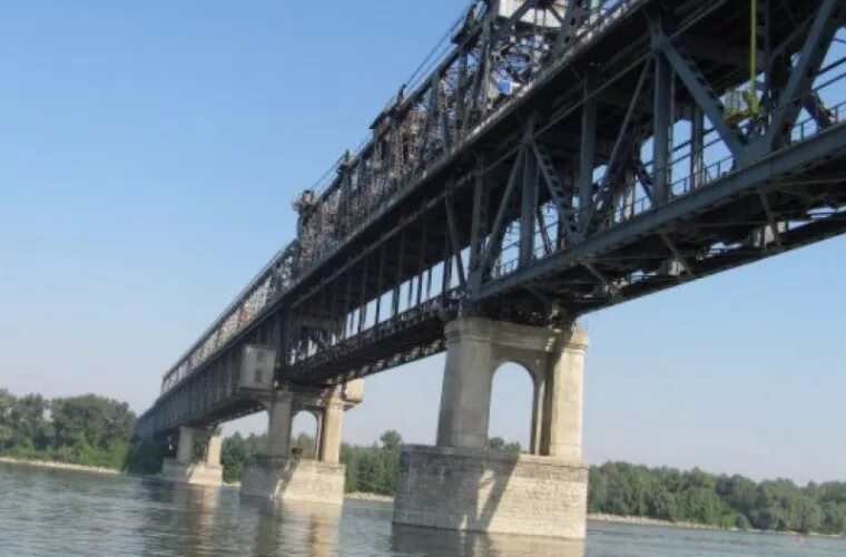 Молдова мост