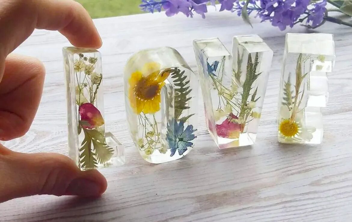 Залить смолой живые цветы. Эпоксидная смола Craft Resin. Анютины глазки в эпоксидной смоле. Гелихризум в эпоксидной смоле. Мастер-класс по эпоксидной смоле (Resin Art).