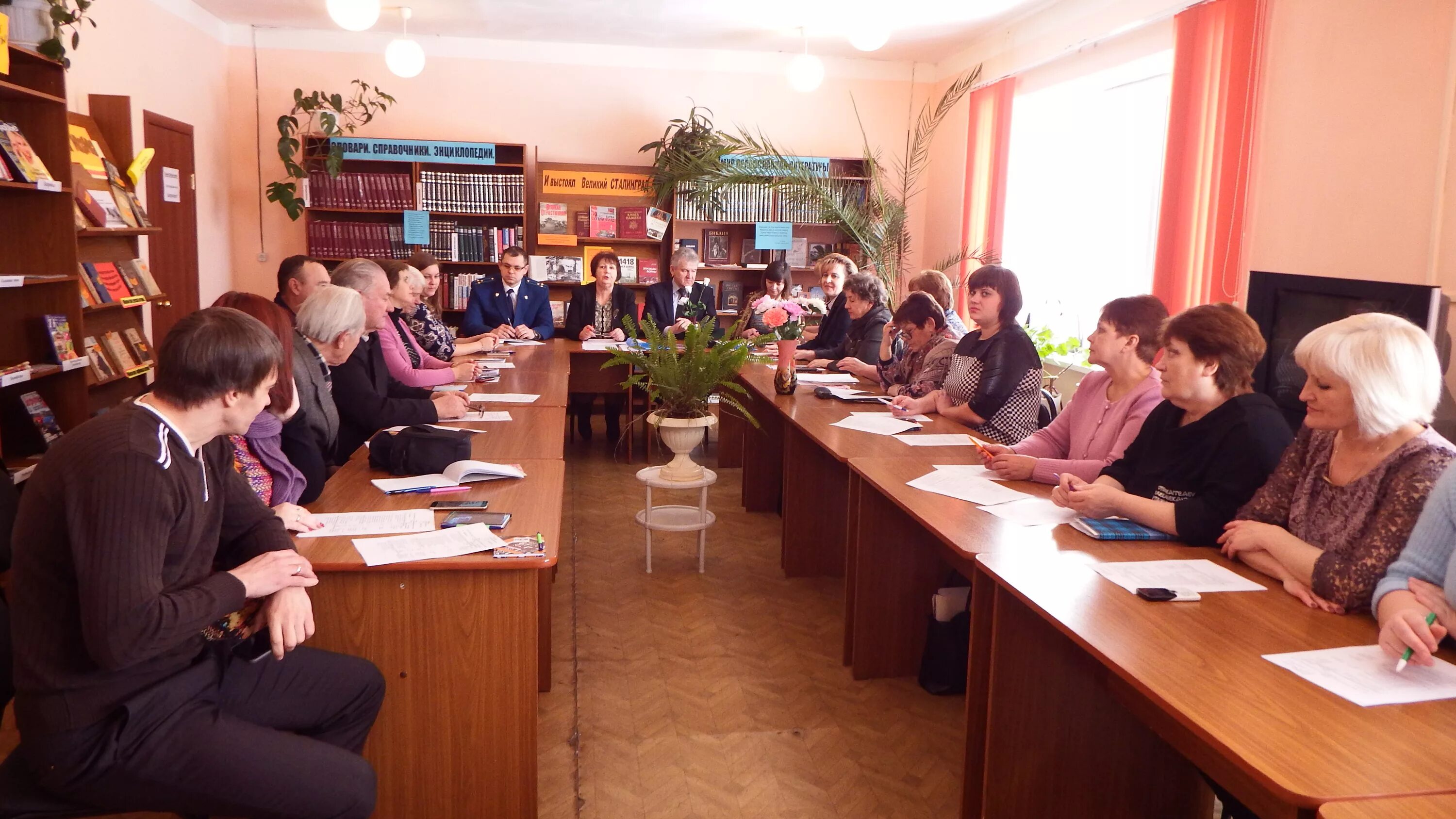 В романовке саратовская область на неделю. Романовка Саратовская область. Администрация Романовского района Алтайского. Романовка Романовский район Саратовская область. Р.П Романовка Романовского района Саратовской области.