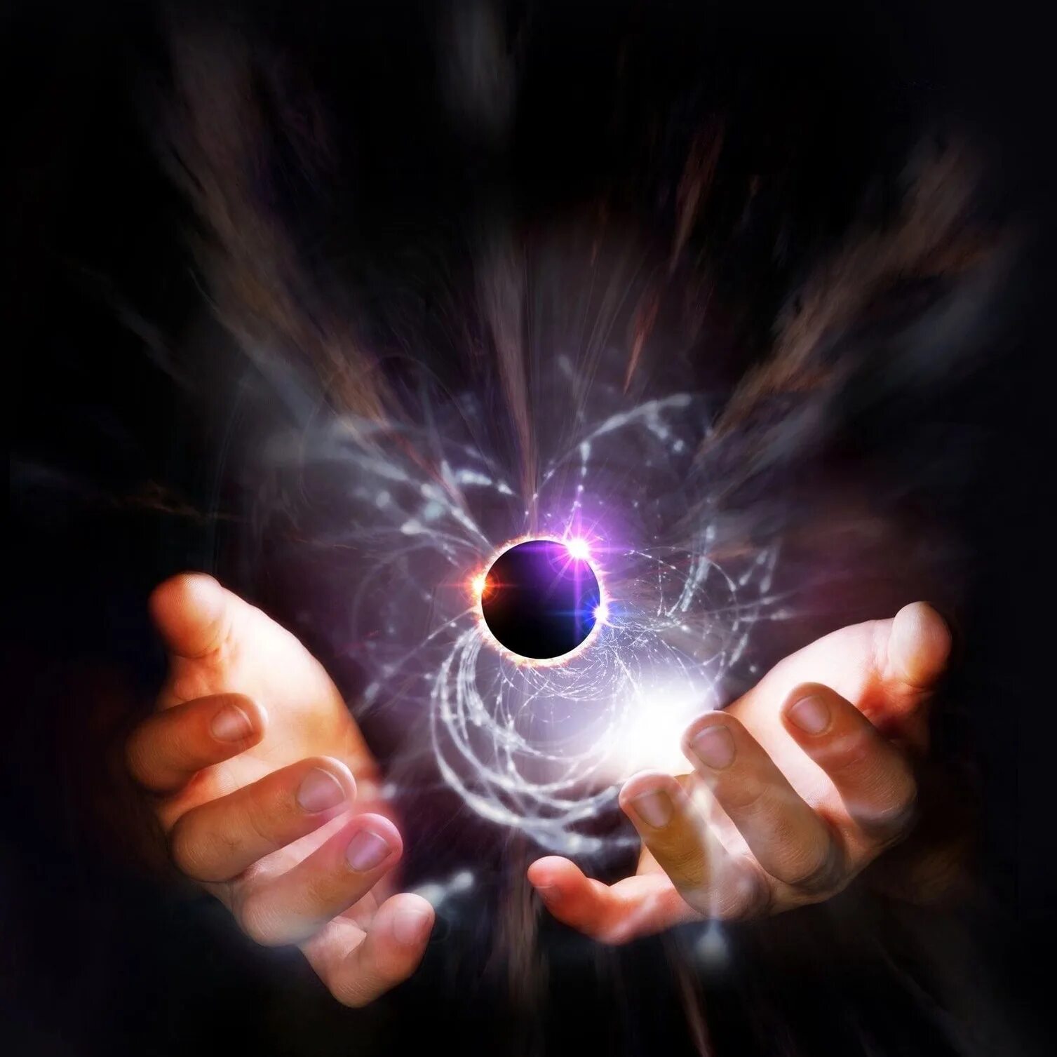 Между ладонями. Энергетический шар в руках. Магия в руках. Магический шар в руках. Энергетический шар между ладоней.