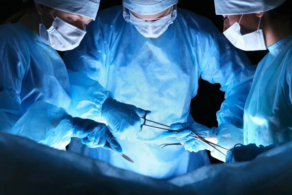Surgeons performs operations