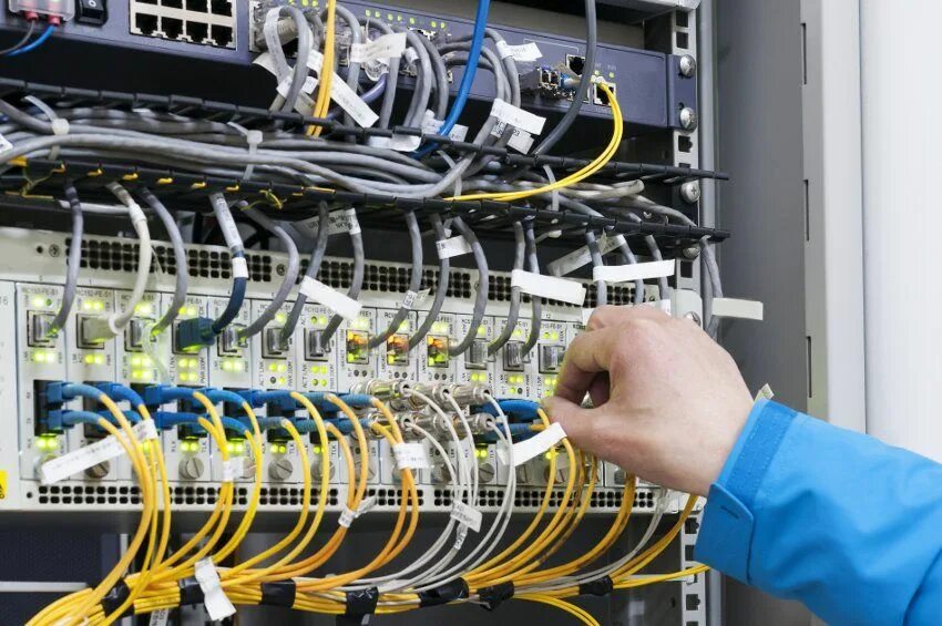 Состав процесса монтажа строительных конструкций. Монтаж слаботочных сетей. Монтаж компьютерных сетей. Монтаж электротехнического оборудования. Организация монтажа.