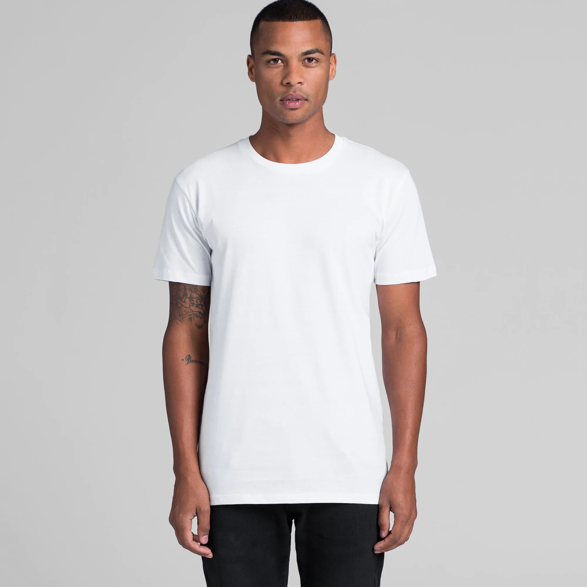 Футболка. Tee t shirt. White tee. Белая футболка женская. Майка мужская на белом фоне.