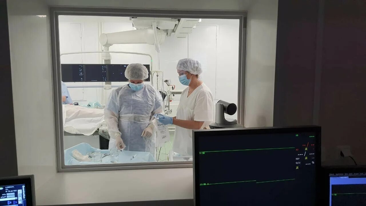 Врач в арктике. Медицинский центр помощи и спасения. Красноярский край медицина. Медицинские работники красноярского края. Красноярский край медицина.