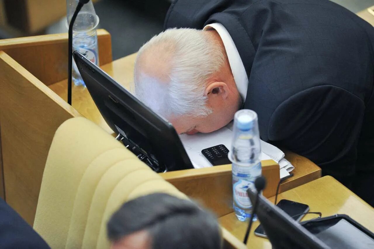 срок полномочий депутата госдумы. народные депутаты на заседании государственной думы рф. 450 депутатов. госдума россии 2022. 450 депутатов госдумы.