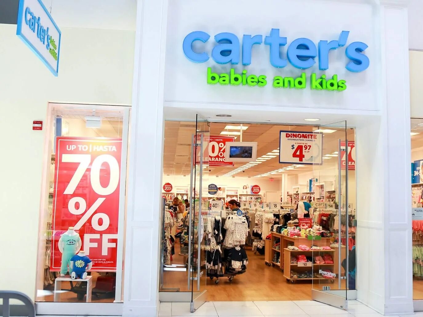 Carters магазин. Магазин детской одежды carters. Carters детская одежда. Детский магазин carters. Картерс детская одежда.