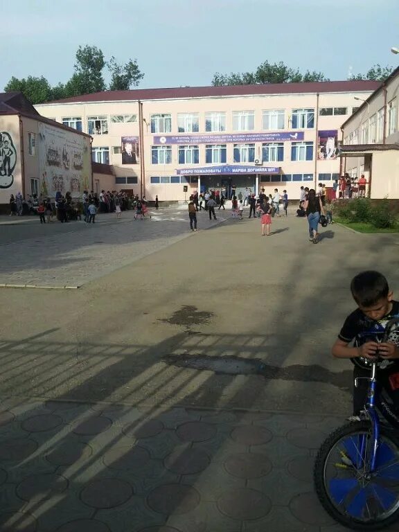 Грозный школа. Сош 42 грозный. Школа 18 мбоу сош грозный. 14 школа грозный. Мбоу сош 60 грозный.