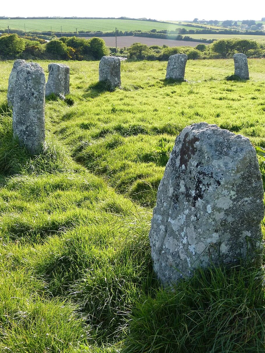 Stone placing. Менгиры Корнуэлл. Мегалиты кромлехи. Камни мегалиты. Кромлехи Корнуолла.